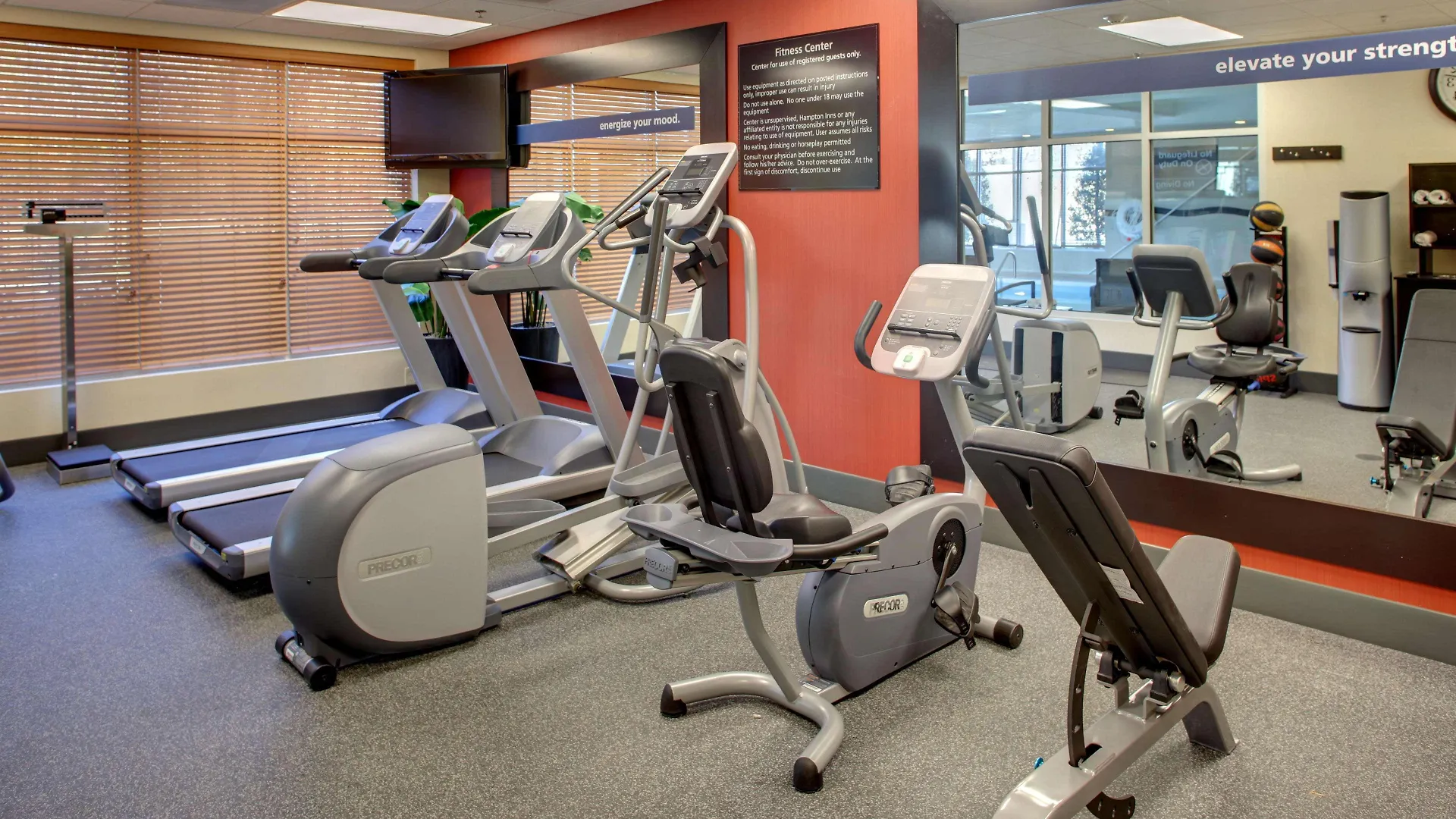 Отель Hampton Inn Richmond - Airport Сандстон