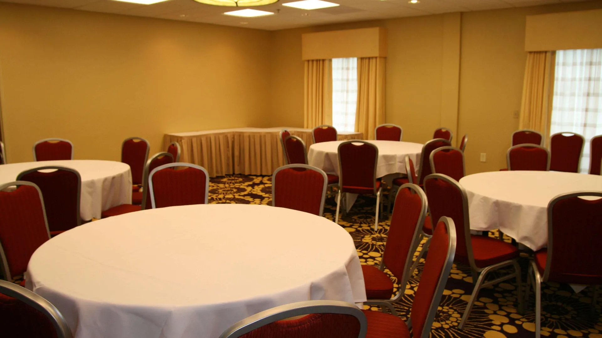 Hampton Inn Richmond - Airport Сандстон 3*,
