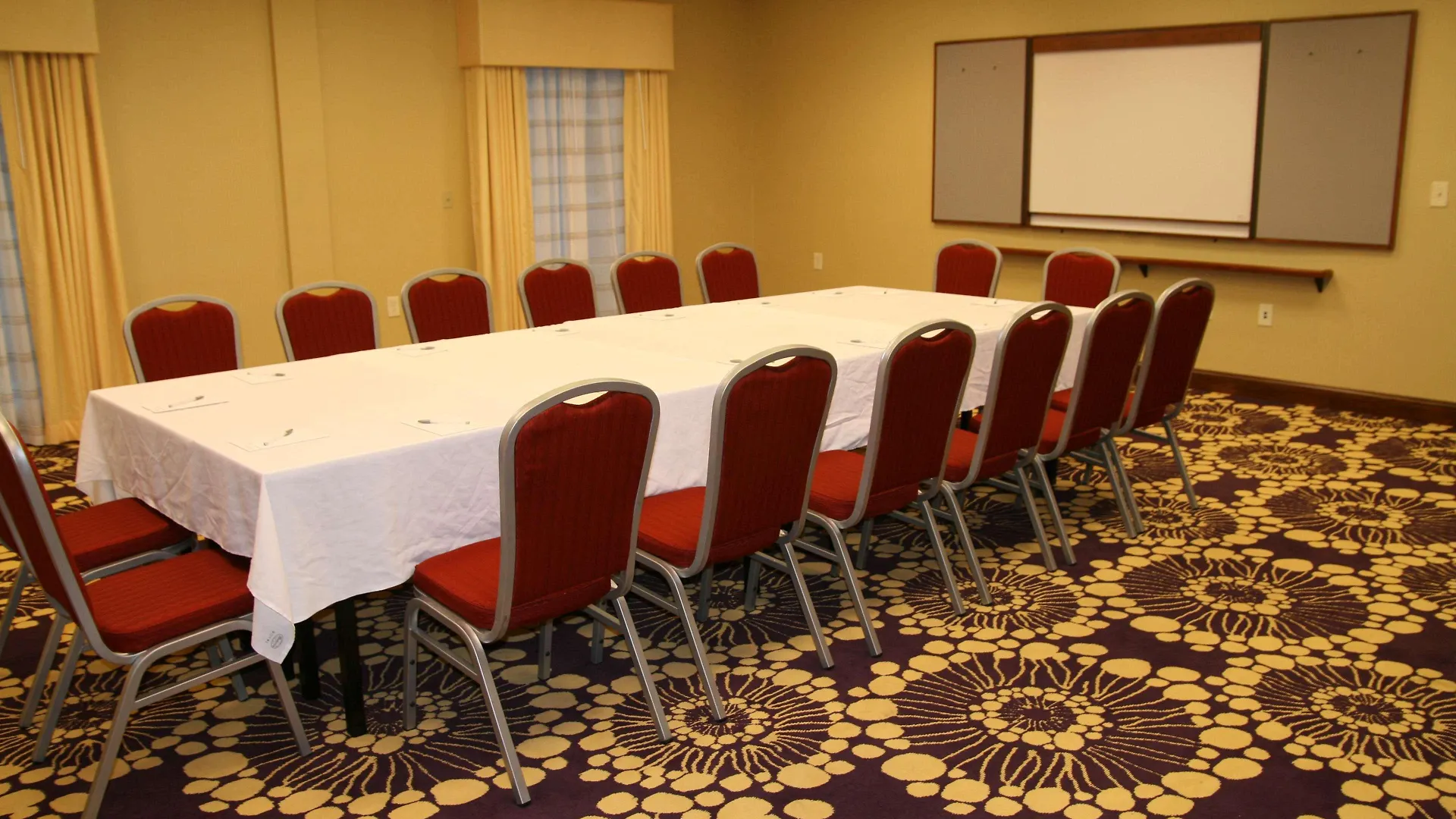 Отель Hampton Inn Richmond - Airport Сандстон