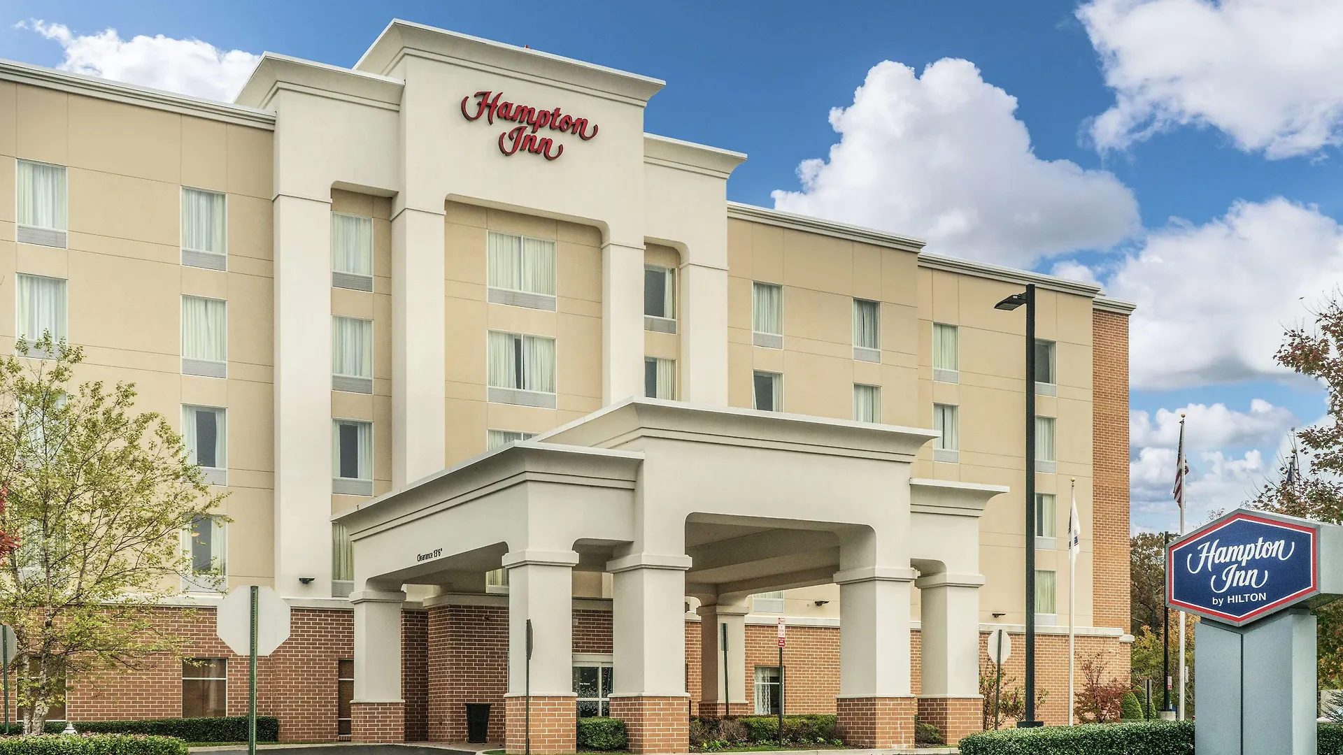 Hampton Inn Richmond - Airport Сандстон 3*,  США