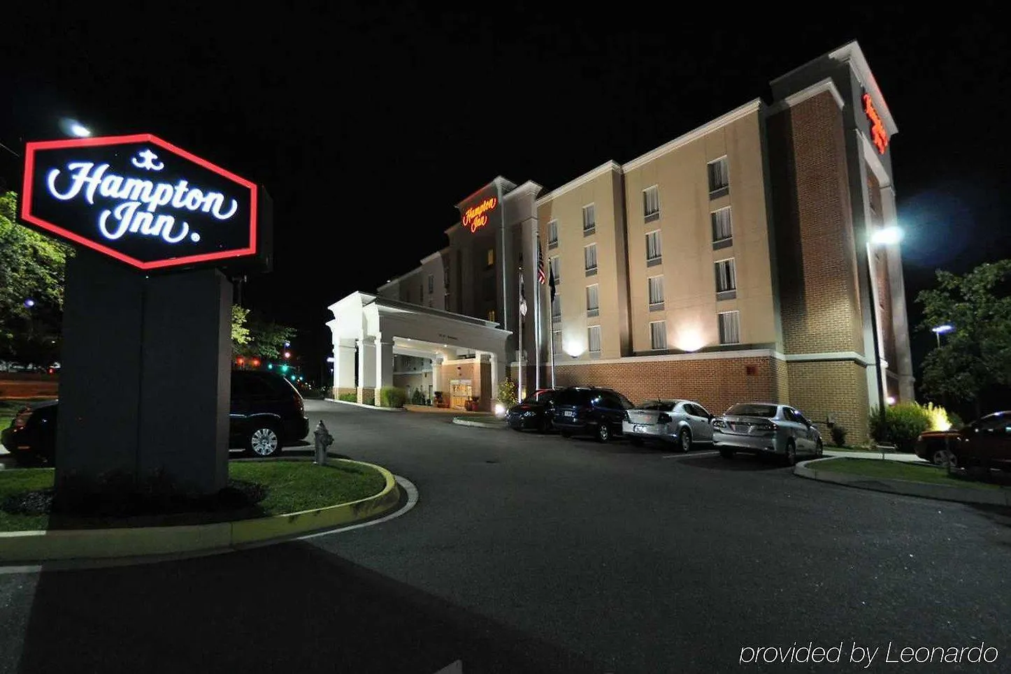 Отель Hampton Inn Richmond - Airport Сандстон