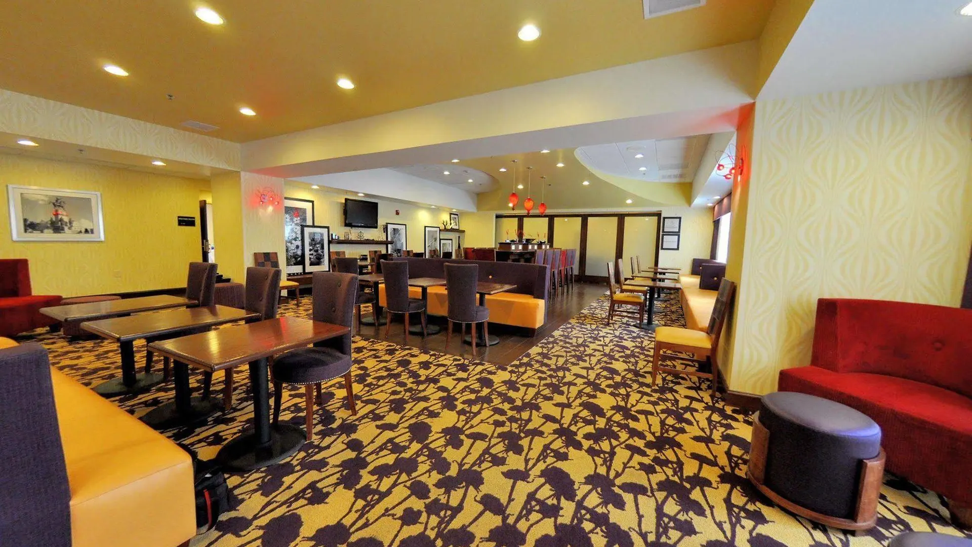 *** Отель Hampton Inn Richmond - Airport Сандстон США