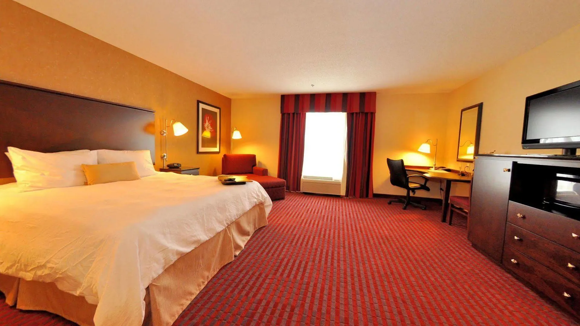 Hampton Inn Richmond - Airport Сандстон 3*,