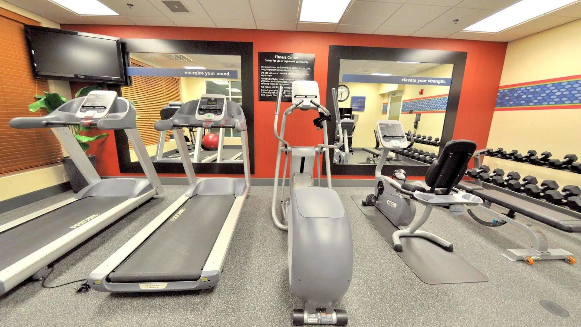 Отель Hampton Inn Richmond - Airport Сандстон